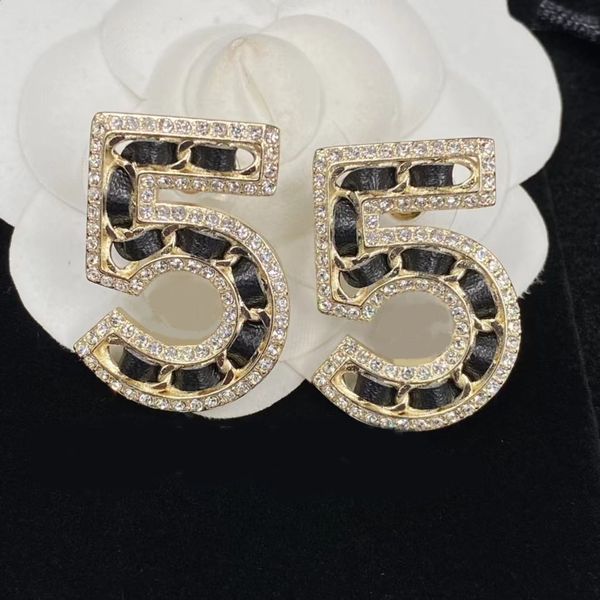 2022 new stud earrings fashion luxury brand designer number 5 small diamond earrings women's wedding party christmas valentine's d, Golden;silver
2022 new stud earrings fashion luxury brand designer number 5 small diamond earrings women's wedding party christmas valentine's d, Golden;silver