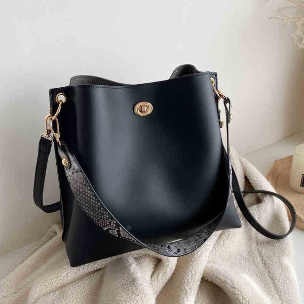new versatile atmospheric bucket bag women's small large capacity messenger bag
new versatile atmospheric bucket bag women's small large capacity messenger bag