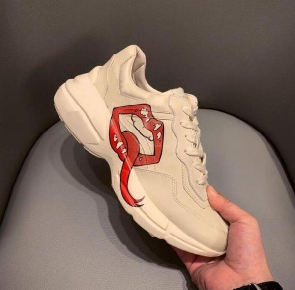 designer rhyton shoes beige men trainers vintage chaussures ladies shoe fashion sneakers wave mouth women sneaker with box
designer rhyton shoes beige men trainers vintage chaussures ladies shoe fashion sneakers wave mouth women sneaker with box