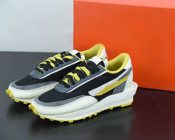 designer shoes undercover x sacais running co-name overlapping design avant-garde deformation double tongue yellow outdoor, Black
designer shoes undercover x sacais running co-name overlapping design avant-garde deformation double tongue yellow outdoor, Black