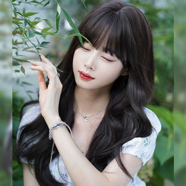 hair lace wigs wig's autumn head style long curly hair fashion lady's big wave wig, Black
hair lace wigs wig's autumn head style long curly hair fashion lady's big wave wig, Black
