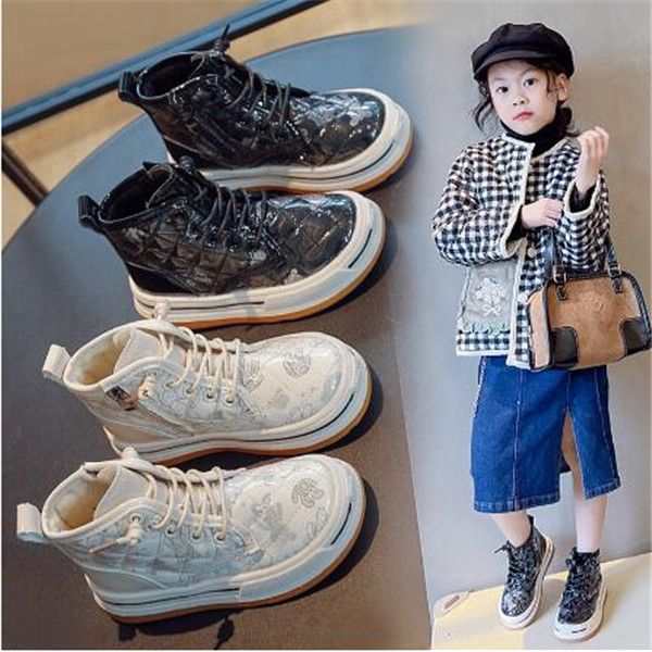 children's high sneakers 2022 winter new plush thickened boys' wild casual shoes fashion cartoon girls' warm short boots, Black;red
children's high sneakers 2022 winter new plush thickened boys' wild casual shoes fashion cartoon girls' warm short boots, Black;red