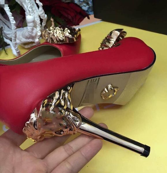 fashion designer spring autumn pointed toe shoes gold work office ladies head high heel black white patent genuine leather women's dres
fashion designer spring autumn pointed toe shoes gold work office ladies head high heel black white patent genuine leather women's dres