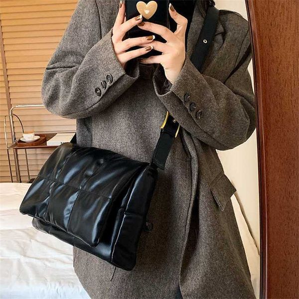 checker embroidery sling single shoulder tote bag women's large capacity new winter premium soft leather commuter bag
checker embroidery sling single shoulder tote bag women's large capacity new winter premium soft leather commuter bag