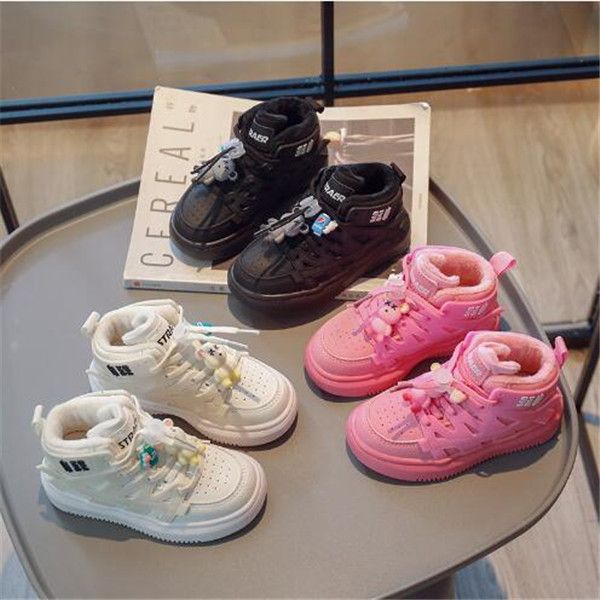 children's high plush thickened sneakers 2022 winter new boys and girls' cartoon non-slip solid color cute bear children running s, Black;red
children's high plush thickened sneakers 2022 winter new boys and girls' cartoon non-slip solid color cute bear children running s, Black;red
