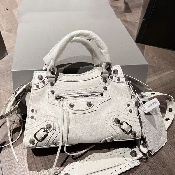luxury designers bags women handbag shoulder bag lady wallet simple versatile leisure metal letter leather solid leather postman handbags st
luxury designers bags women handbag shoulder bag lady wallet simple versatile leisure metal letter leather solid leather postman handbags st