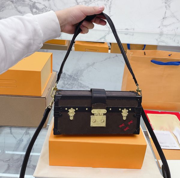 luxury tote purses brand handbag message bags shoulder bag genuine leather cluth crossbody 5a quality cattlehide old flower mens make-up box
luxury tote purses brand handbag message bags shoulder bag genuine leather cluth crossbody 5a quality cattlehide old flower mens make-up box