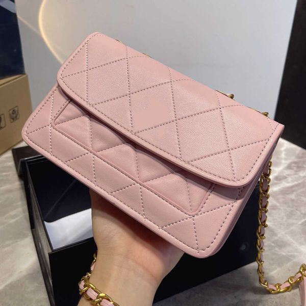 22ss womens classic square flap bag leather quilting diamond check gold metal hardware chain shoulder crossbody bag designer luxury ladies
22ss womens classic square flap bag leather quilting diamond check gold metal hardware chain shoulder crossbody bag designer luxury ladies