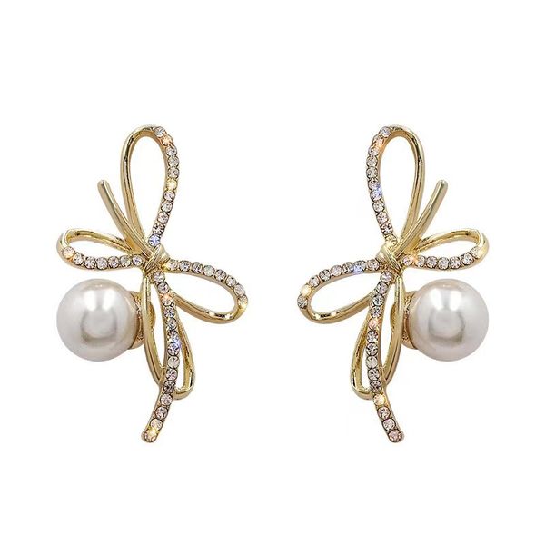 luxury gold plated brand designer letter stud geometric famous women crystal rhinestone pearl earring wedding party jewelry, Golden;silver
luxury gold plated brand designer letter stud geometric famous women crystal rhinestone pearl earring wedding party jewelry, Golden;silver