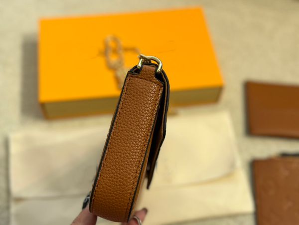 new designer luxury bag fashion three in one embossed craft women's crossbody handbag
new designer luxury bag fashion three in one embossed craft women's crossbody handbag