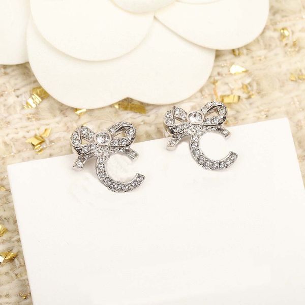 2023 luxury quality charm stud earring with all sparkly diamond and knot shape design have box stamp ps4362a, Golden
2023 luxury quality charm stud earring with all sparkly diamond and knot shape design have box stamp ps4362a, Golden