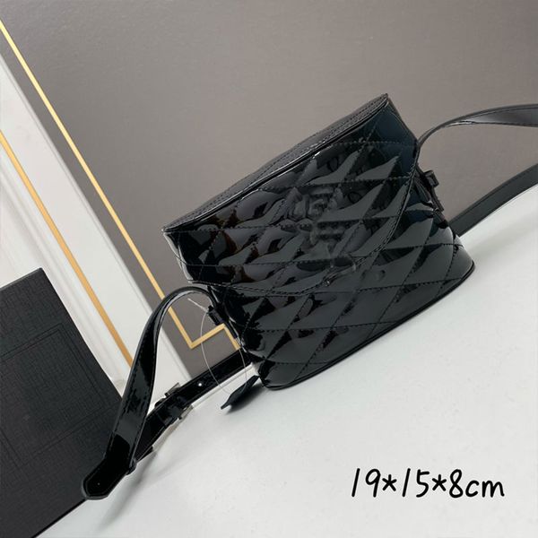 june quilted box crossbody bag woman handbags purse bucket bag brand letters lacquered leather silver hardware small black hand clutch walle
june quilted box crossbody bag woman handbags purse bucket bag brand letters lacquered leather silver hardware small black hand clutch walle