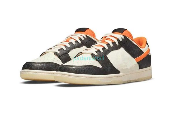 shoes high skateboard dunks low prm halloween color black/white/orange leisure
shoes high skateboard dunks low prm halloween color black/white/orange leisure