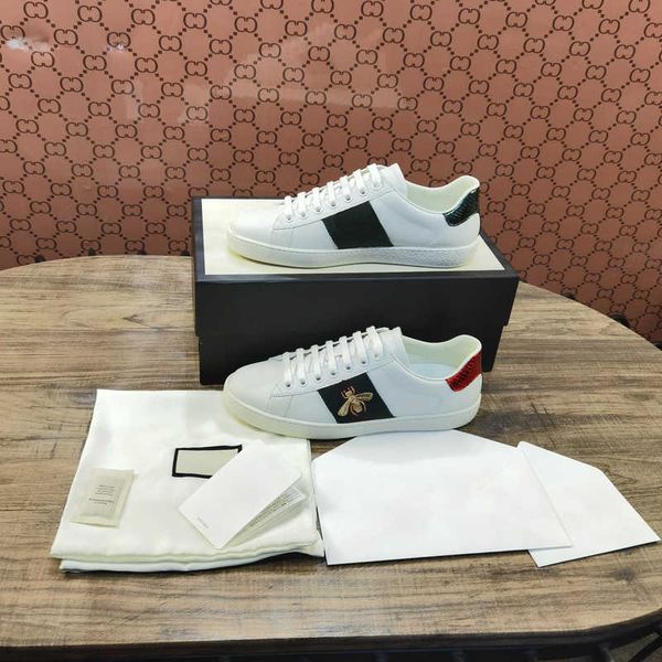 brand shoes woman designer lace-up flat bee tiger snake embroidered lady sneake boy girl white casual, White;red
brand shoes woman designer lace-up flat bee tiger snake embroidered lady sneake boy girl white casual, White;red