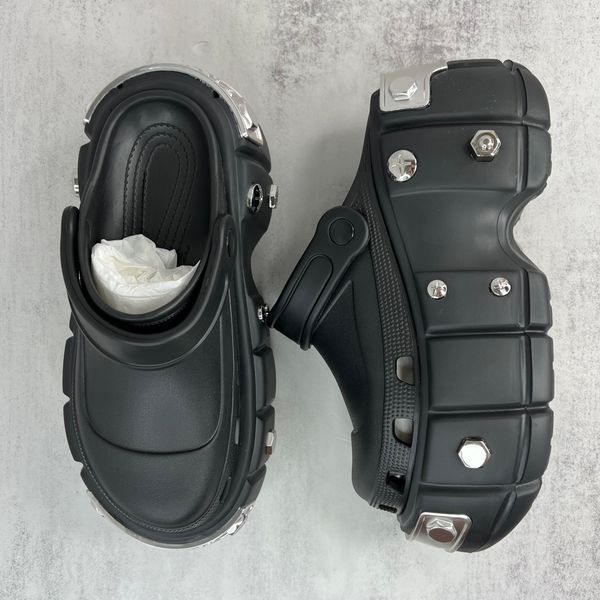 2022 women men fashion triple s slippers flip flops hardcroc beach pool slides sandals sports punk style rubber rivet slide casual edfgf, Black
2022 women men fashion triple s slippers flip flops hardcroc beach pool slides sandals sports punk style rubber rivet slide casual edfgf, Black