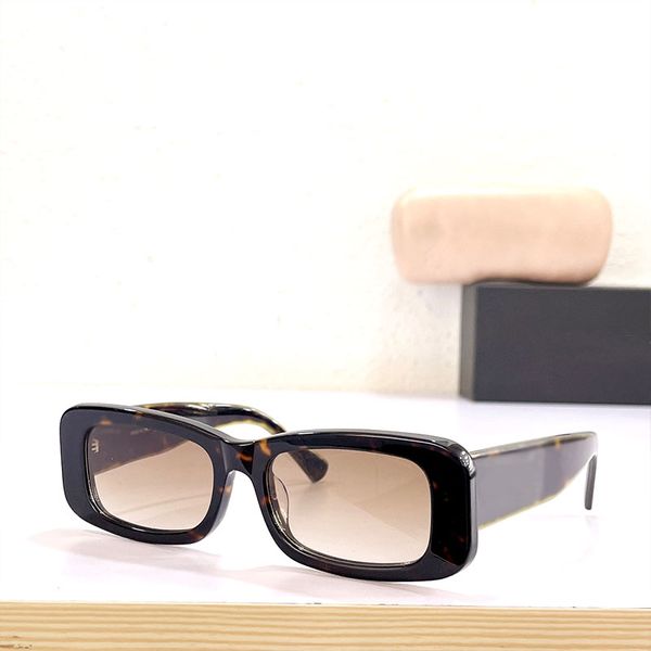 fashion super lady style extra points ch9098ss sunglasses low-key modification show face small uv400 radiation protection full frame sunglas, White;black
fashion super lady style extra points ch9098ss sunglasses low-key modification show face small uv400 radiation protection full frame sunglas, White;black
