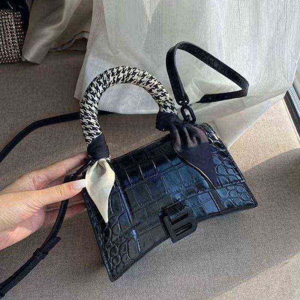balencigass leather handbags high designer sense home female crocodile hourglass plain retro motorcycle messenger small handbag
balencigass leather handbags high designer sense home female crocodile hourglass plain retro motorcycle messenger small handbag
