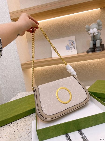 luxury tote purses brand handbag message bags shoulder bag genuine leather cluth crossbody 5a quality cattlehide chain 29cm womens casual
luxury tote purses brand handbag message bags shoulder bag genuine leather cluth crossbody 5a quality cattlehide chain 29cm womens casual