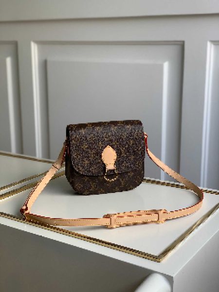 luxury quality brand designer other bags saddle bag m51243 letter handbags shoulder messenger bag zbk4, Black;white
luxury quality brand designer other bags saddle bag m51243 letter handbags shoulder messenger bag zbk4, Black;white