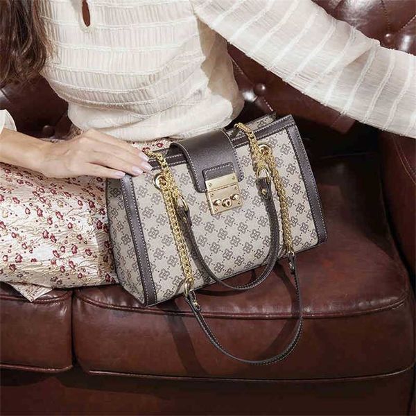 2022 new women's bag classic fashion printing buckle bag chain strap sling one shoulder messenger handbag tote bag
2022 new women's bag classic fashion printing buckle bag chain strap sling one shoulder messenger handbag tote bag