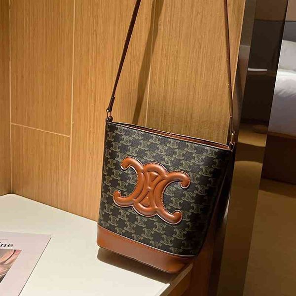 triumphal arch advanced bucket bag 2022 new old flower one shoulder crossbody leisure large capacity commuter
triumphal arch advanced bucket bag 2022 new old flower one shoulder crossbody leisure large capacity commuter