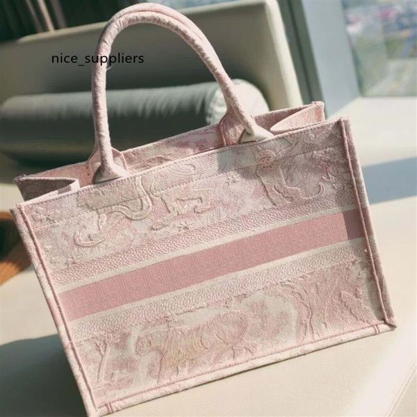 classic embroidery 3d three-dimensional tiger pattern large capacity designer big shopping bag handbag handmade double-sided flowe246c
classic embroidery 3d three-dimensional tiger pattern large capacity designer big shopping bag handbag handmade double-sided flowe246c