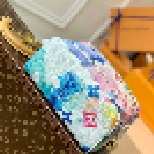 luxury brand designer cosmetic bags cases clutch bag dopp kit toilet bag m80500 real leather handbag evening pouches gsux, Black;white
luxury brand designer cosmetic bags cases clutch bag dopp kit toilet bag m80500 real leather handbag evening pouches gsux, Black;white