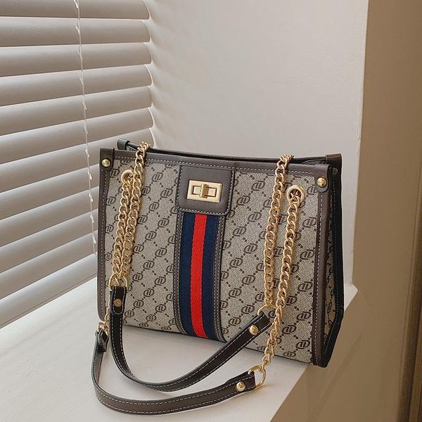 evening bags store online bag women's bag 2022 new fashion letter printing large capacity one shoulder tote foreign wholesale 22
evening bags store online bag women's bag 2022 new fashion letter printing large capacity one shoulder tote foreign wholesale 22