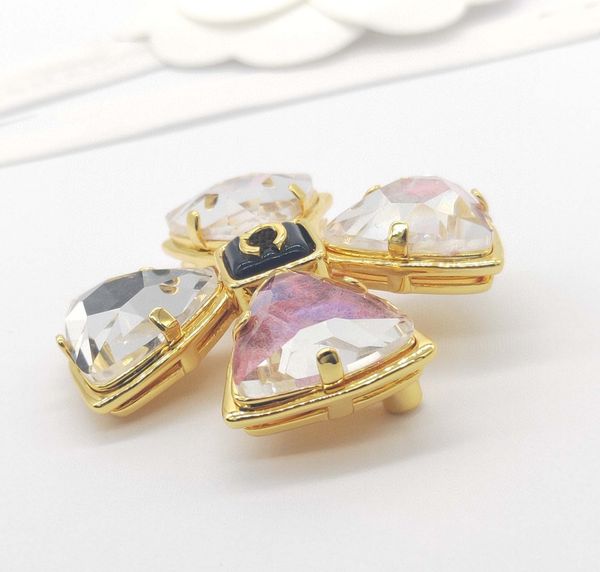 2022 luxury quality charm four fan shape brooch with black and pink color metal words have box stamp ps3486a, Golden
2022 luxury quality charm four fan shape brooch with black and pink color metal words have box stamp ps3486a, Golden