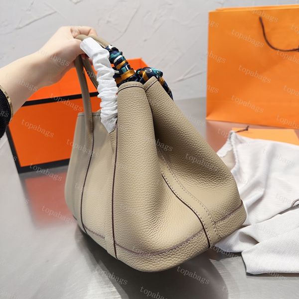 women luxury designer bags fashion garden totes ladies classic handbag with scarves and horses cow leather with real logo
women luxury designer bags fashion garden totes ladies classic handbag with scarves and horses cow leather with real logo