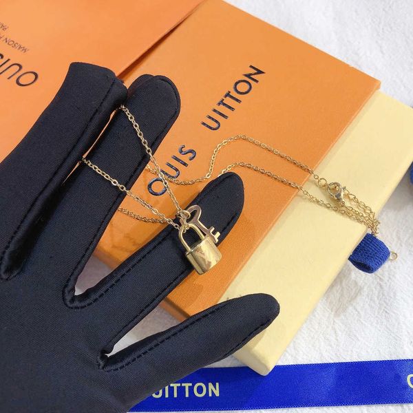 luxury design necklace 18k gold plated stainless steel necklaces choker chain letter pendant fashion womens wedding jewelry accessories x328, Silver
luxury design necklace 18k gold plated stainless steel necklaces choker chain letter pendant fashion womens wedding jewelry accessories x328, Silver