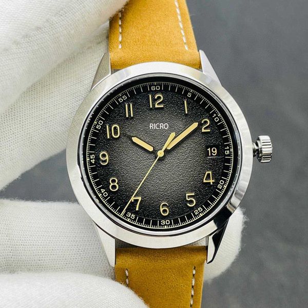 the designer men's mechanical watch 5226 series features a 9015 upgraded movement 40mm sapphire glass sports watch, Slivery;golden
the designer men's mechanical watch 5226 series features a 9015 upgraded movement 40mm sapphire glass sports watch, Slivery;golden