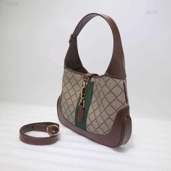 luxurys designer bags women fashion shoulder cro2023body bag handbag 19cm 28cm 36.5cm handbags 637092 636706 636710
luxurys designer bags women fashion shoulder cro2023body bag handbag 19cm 28cm 36.5cm handbags 637092 636706 636710
