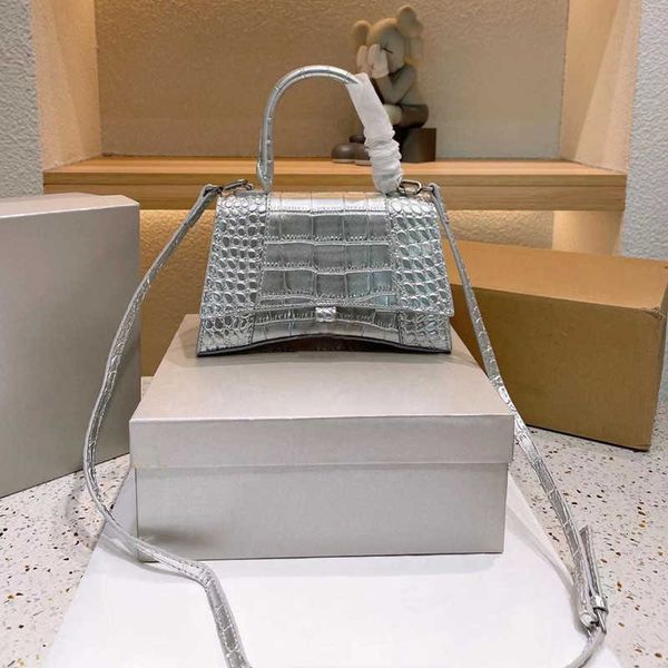 cosmetic bags cases women hourglass shoulder bags designer alligator handbags purses fashion crocodile saddles crossbody totes phone bag lad
cosmetic bags cases women hourglass shoulder bags designer alligator handbags purses fashion crocodile saddles crossbody totes phone bag lad