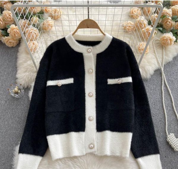 women's sweater new black/white small fragrance korean fashion mink fleece thicken knitted sweater jacket, White;black
women's sweater new black/white small fragrance korean fashion mink fleece thicken knitted sweater jacket, White;black