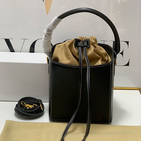 square bucket bag tote handbags women crossbody handbag leather shoulder bags calfskin material drawcord opening long strap flap wallet
square bucket bag tote handbags women crossbody handbag leather shoulder bags calfskin material drawcord opening long strap flap wallet