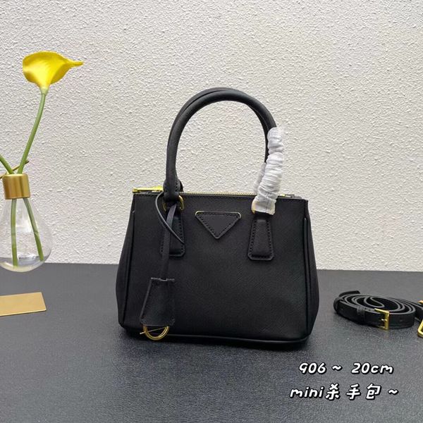 cosmetic bags cases women handbags cross body bags designer circle hand design high-grade texture single shoulder messenger cowhide thin sho
cosmetic bags cases women handbags cross body bags designer circle hand design high-grade texture single shoulder messenger cowhide thin sho