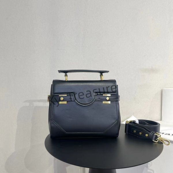 women's clutch bags handbag metal chain delicate leather detachable multiple matching letters retro luxury designer
women's clutch bags handbag metal chain delicate leather detachable multiple matching letters retro luxury designer