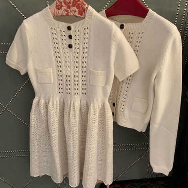 casual dresses g family's same hollow out dress winter new short sleeved bottomed skirt slim fitting fluffy skirt, Black;gray
casual dresses g family's same hollow out dress winter new short sleeved bottomed skirt slim fitting fluffy skirt, Black;gray