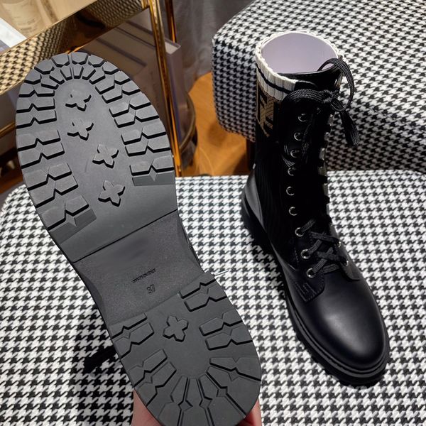 luxury alps and ankle snow boots winter navy shiny nylon print upper paired with cross lacing size 35-40 -h140, Black
luxury alps and ankle snow boots winter navy shiny nylon print upper paired with cross lacing size 35-40 -h140, Black
