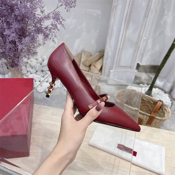 fashion dress shoes women leather high heel metal buckle letter wedding party business casual flat shoes 01-016, Black
fashion dress shoes women leather high heel metal buckle letter wedding party business casual flat shoes 01-016, Black