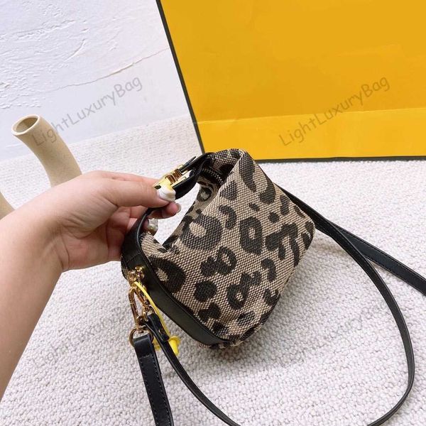 serpentine bento pack 5a designer mini shoulder bag fashion crossbody wallets womens classic luxury handbags tote female purses 2201107
serpentine bento pack 5a designer mini shoulder bag fashion crossbody wallets womens classic luxury handbags tote female purses 2201107
