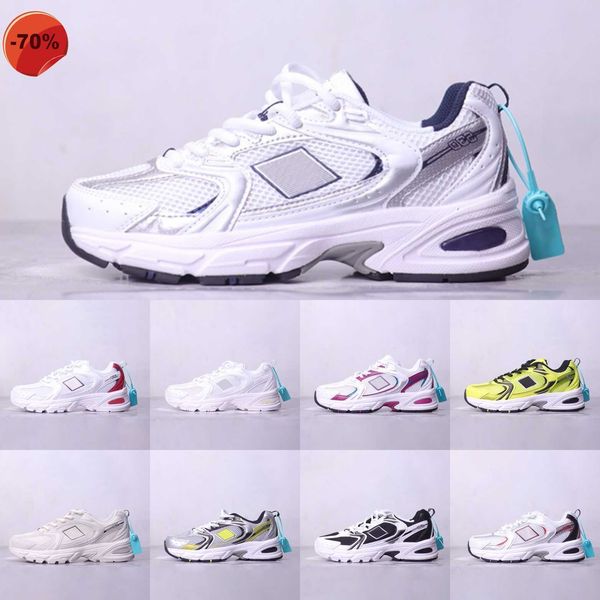 running runing shoes designer sneakers women trainers black white red silver metallic blue moonbeam sea salt light runners 2022 fashion 530
running runing shoes designer sneakers women trainers black white red silver metallic blue moonbeam sea salt light runners 2022 fashion 530