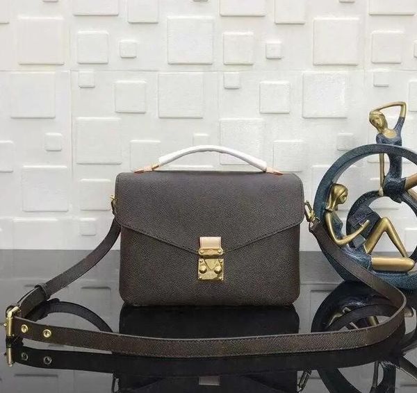fashion women designer bag handbag shoulder bag original quality messenger cross body tote purse leather date code flowers with box and dust
fashion women designer bag handbag shoulder bag original quality messenger cross body tote purse leather date code flowers with box and dust