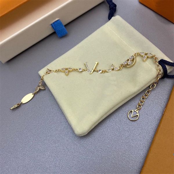 fashion charms bracelet chain love designer bracelets for women luxury jewelry pendant flower wedding elegant pulsera plated silver gold dia, Golden;silver
fashion charms bracelet chain love designer bracelets for women luxury jewelry pendant flower wedding elegant pulsera plated silver gold dia, Golden;silver