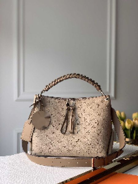 luxury brand designer shopping bags beaubourg hobo mm bag m56073 m56084 m56201 women tote travel bag real leather handbags shoulder evening, Black;white
luxury brand designer shopping bags beaubourg hobo mm bag m56073 m56084 m56201 women tote travel bag real leather handbags shoulder evening, Black;white