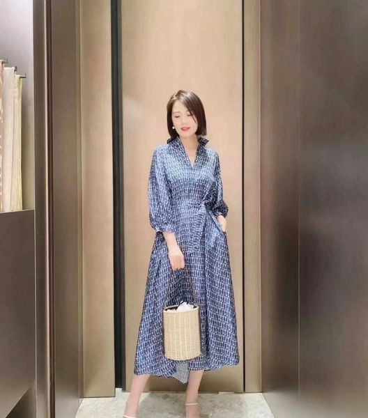 casual dresses 22 autumn winter new twill true fashion keychain printing loose lace up pointy neck dress fashion, Black;gray
casual dresses 22 autumn winter new twill true fashion keychain printing loose lace up pointy neck dress fashion, Black;gray