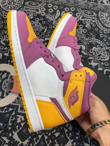 designer shoes men sports sneakers university gold light bordeaux white 1s authentic 1 high og brotherhood basketball, Black
designer shoes men sports sneakers university gold light bordeaux white 1s authentic 1 high og brotherhood basketball, Black