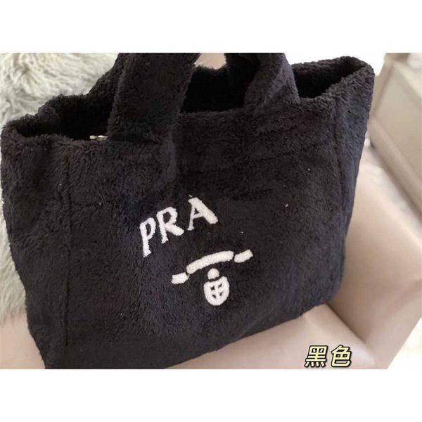 clearance handbag new autumn and winter plush hobo shopping bag one shoulder handbag fashion versatile inverted, Black;red
clearance handbag new autumn and winter plush hobo shopping bag one shoulder handbag fashion versatile inverted, Black;red