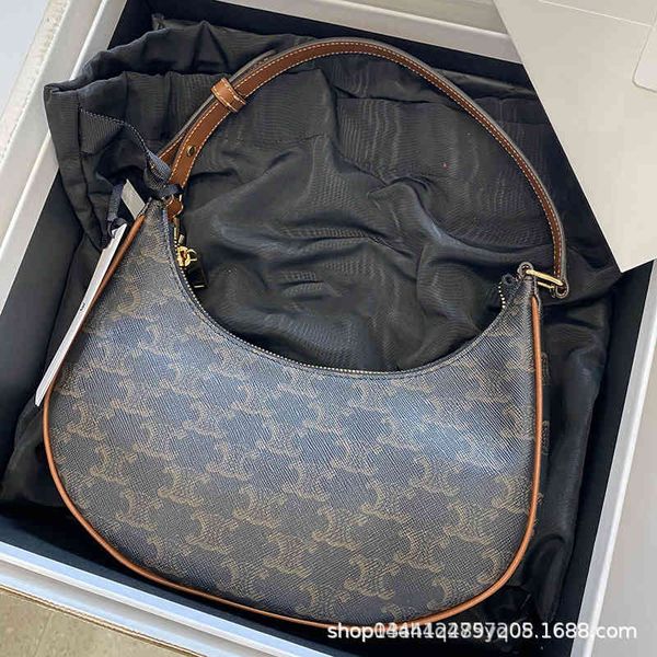 lisa's same old flower triumphal arch armpit bag leather women's 2022 new one shoulder portable messenger crescent
lisa's same old flower triumphal arch armpit bag leather women's 2022 new one shoulder portable messenger crescent